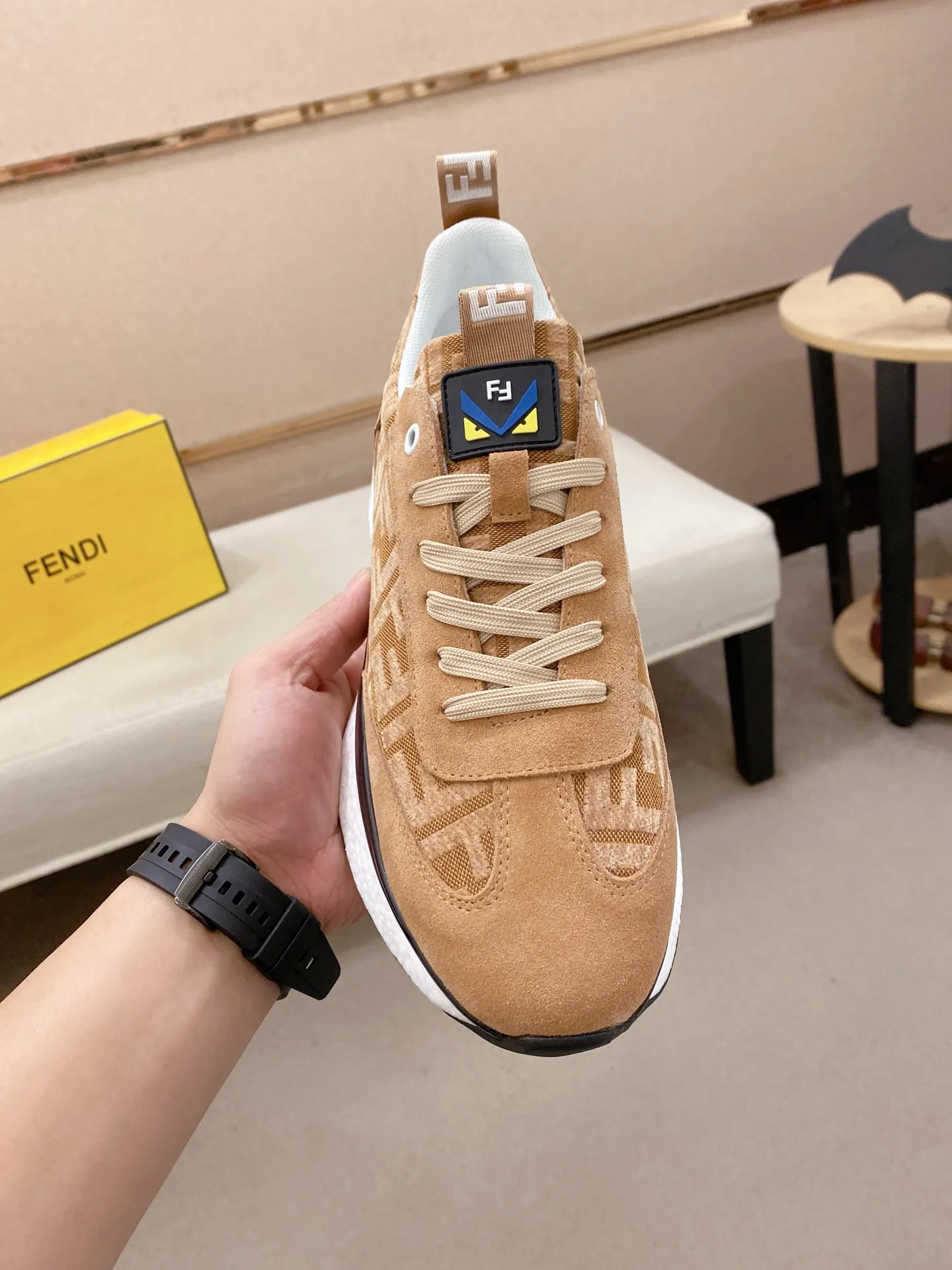 Factory price 442💰 (fendi) New high-top 👊🏻 upper 🇮🇹 imported cowhide fabric 🇩🇪 imported breathable mesh lining. The original outsole is molded to highlight the identity of every man, and the upper foot is elegant and stable🚶🏻🚶🏻The high-end custom counters reproduce the original version📯No matter the wind or rain, the shoe last remains unchanged and can withstand the verification of time🔍️,🔵 Size: 38-44